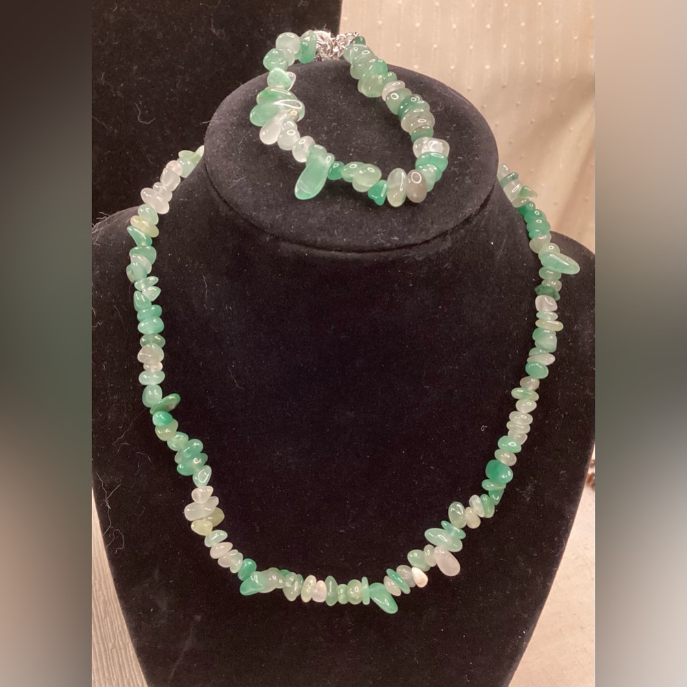 Green South African Jade Gemstone Necklace and Bracelet Set
